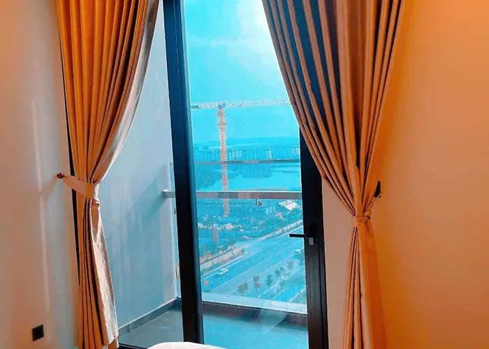 Căn hộ 18 Luxury With Sea View In